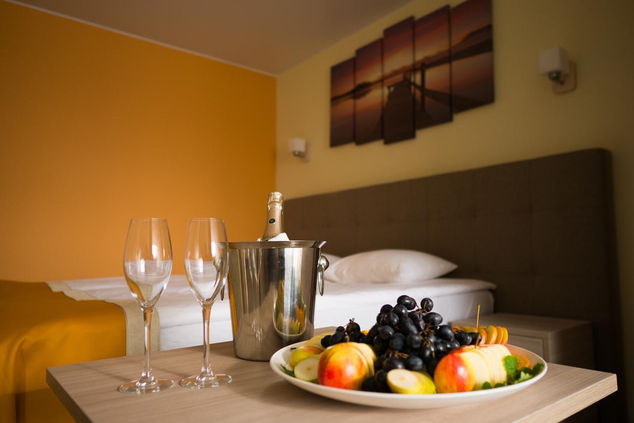 Liivarand Hotel 나르바죠수 외부 사진
