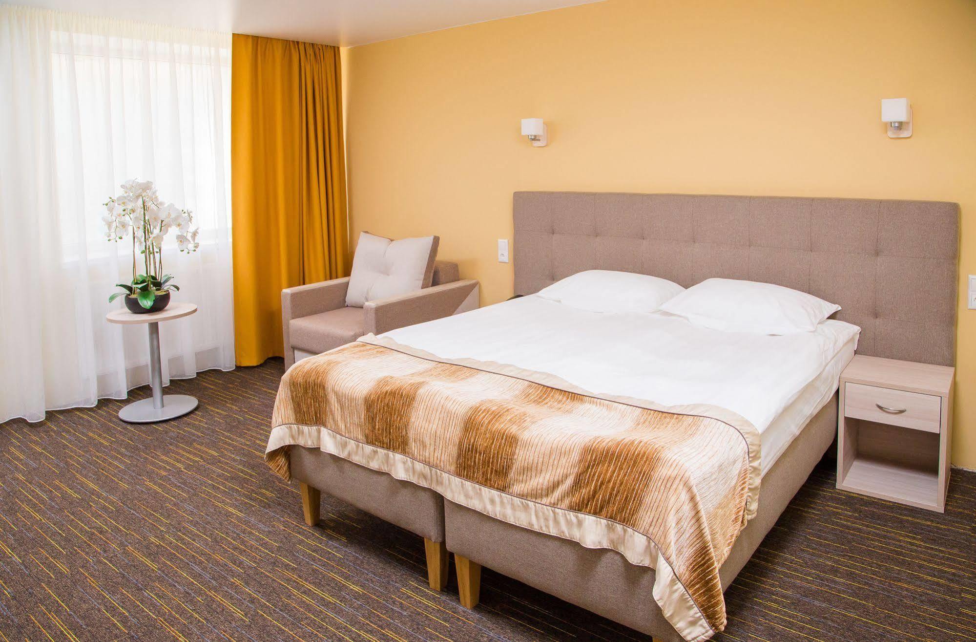 Liivarand Hotel 나르바죠수 외부 사진