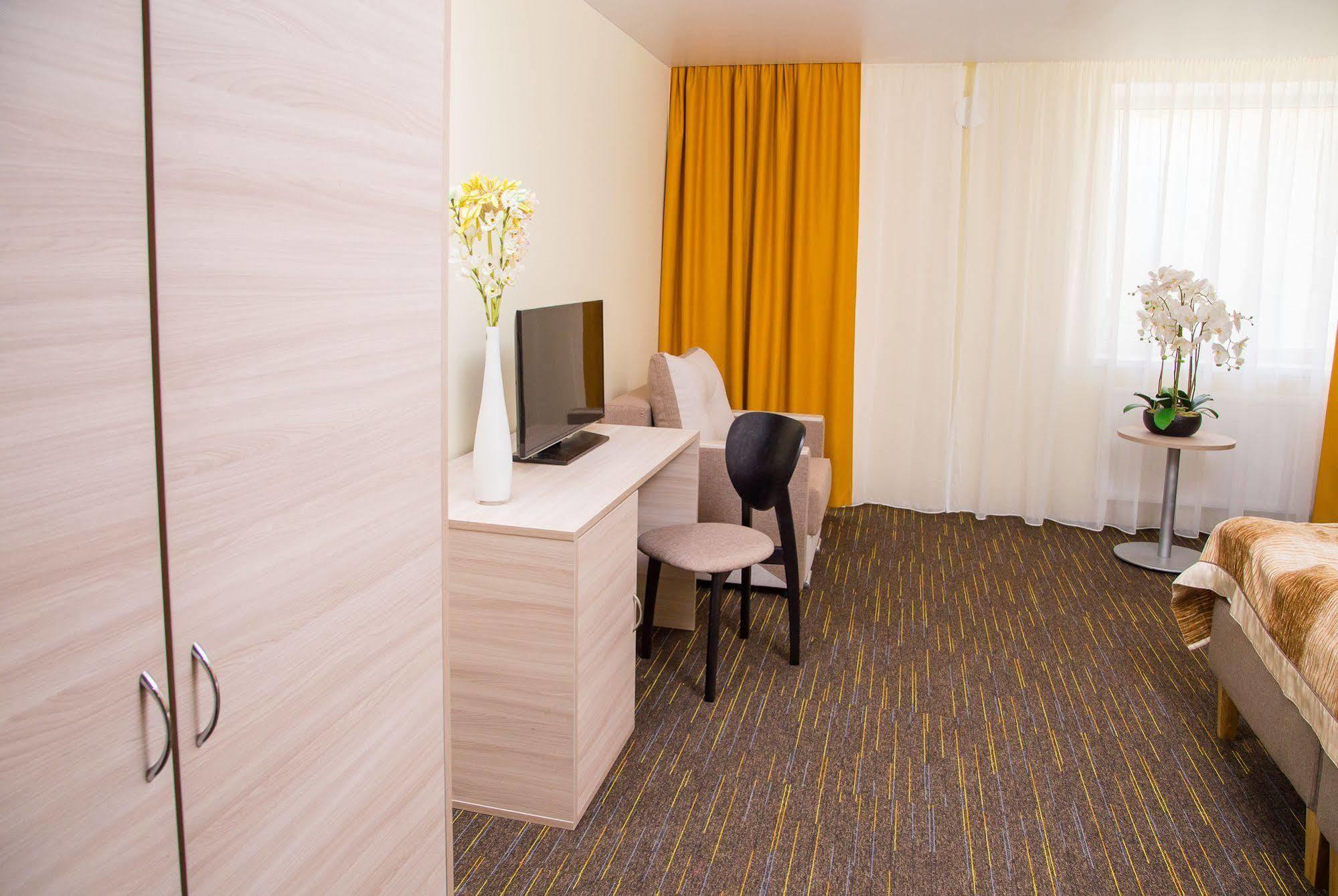 Liivarand Hotel 나르바죠수 외부 사진
